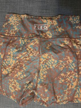 Fleo Printed High-Waist Workout Shorts in Teal, Rust & Mustard